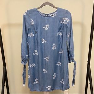 Old Navy Long Sleeve Denim Floral Dress